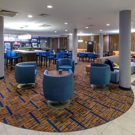 คอร์ทยาร์ด อัลบานี Hotel ภายนอก รูปภาพ